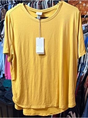 🌟 A New Day Bright Sunny Crew Neck Tee | XL | NWT 🌟